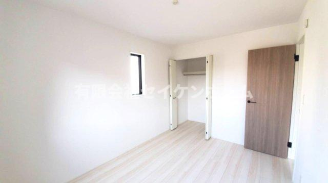 深谷市上柴町東2丁目　1号棟　平屋建て（土地99坪超）の洋室