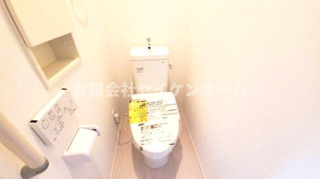 深谷市上柴町東2丁目　1号棟　平屋建て（土地99坪超）のトイレ