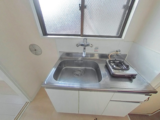 レナジア狛江のキッチン|コンパクトなキッチンで掃除もラクラク