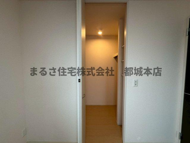 都城市下川東２丁目のアパートの内装|A202の写真です
