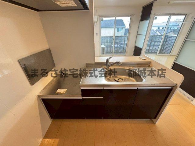 都城市下川東２丁目のアパートのキッチン|A202の写真です