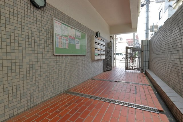甲南メゾン春日のエントランス|エントランス、集合ポスト
