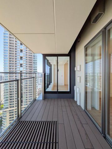 グラングリーン大阪 THE NORTH RESIDENCEのバルコニー
