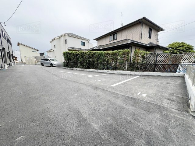 Maison Blancheの駐車場|駐車スペースもあります☆