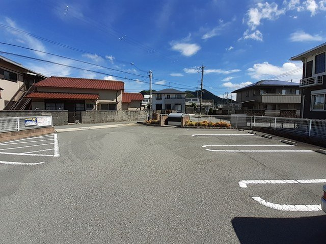【駐車場】 | アベニール・フルール | 駐車場があります