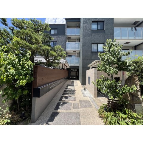 芦屋ＣＵＢＥ山手のその他共用部分|ゆとりのあるエントランスです