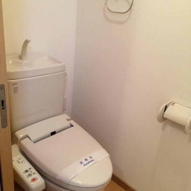 プロヴァンス壱番館のトイレ|落ち着いた色調のトイレです