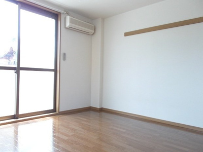 【居間・リビング】 | プロスパー汐咲 | 物件の内装です