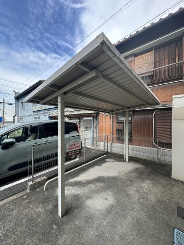 アイリス若林の駐車場
