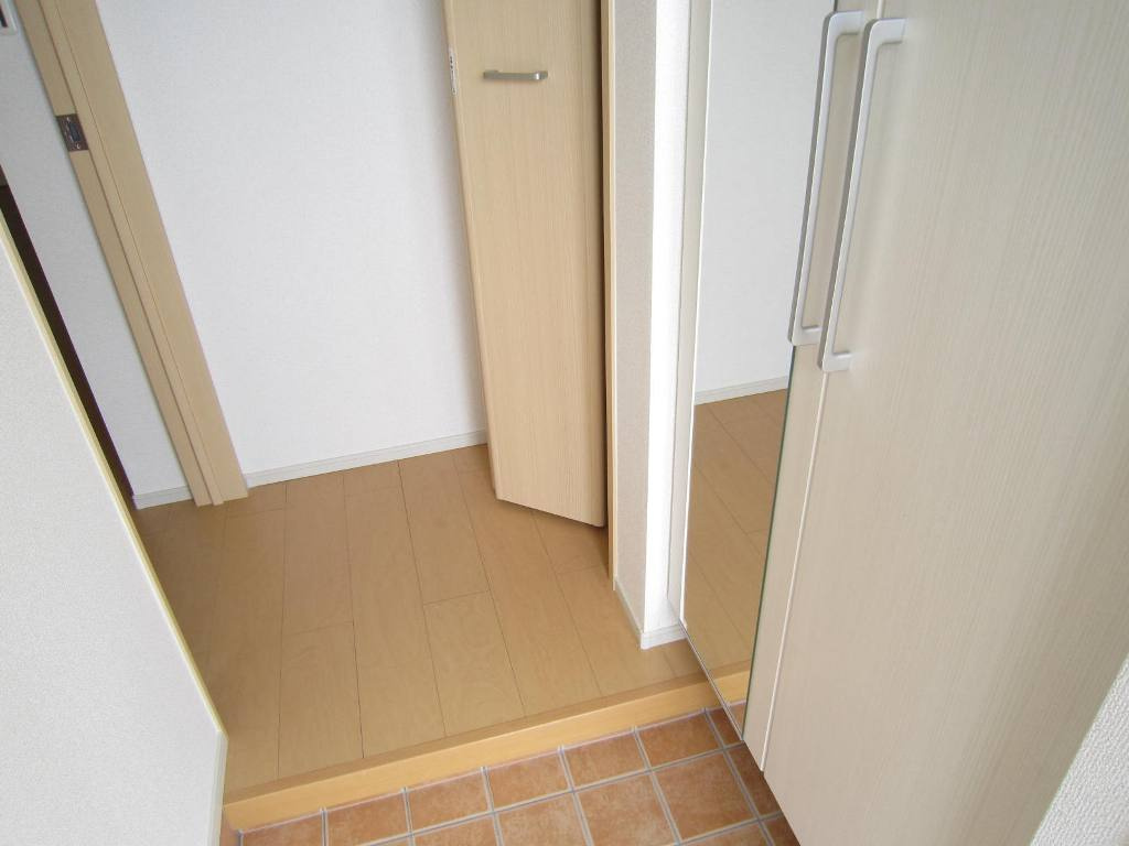 ブリーゼ・Mの玄関