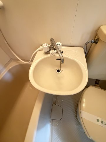 ルーブル西灘の洗面所
