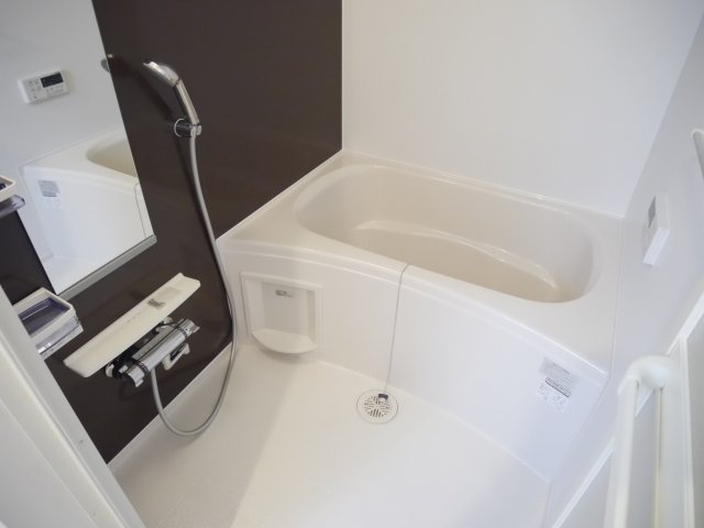 フルームＣの浴室|ゆったり過ごせるお風呂です