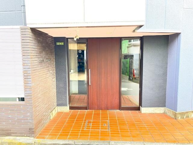 セレステ三軒茶屋のエントランス