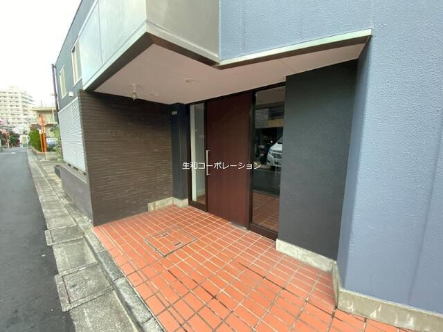 セレステ三軒茶屋のエントランス