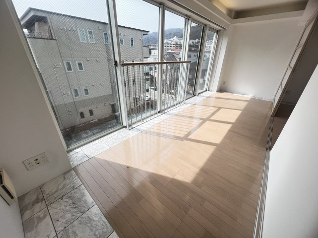 レグルス甲南山手のロビー