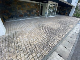 レグルス甲南山手の外観