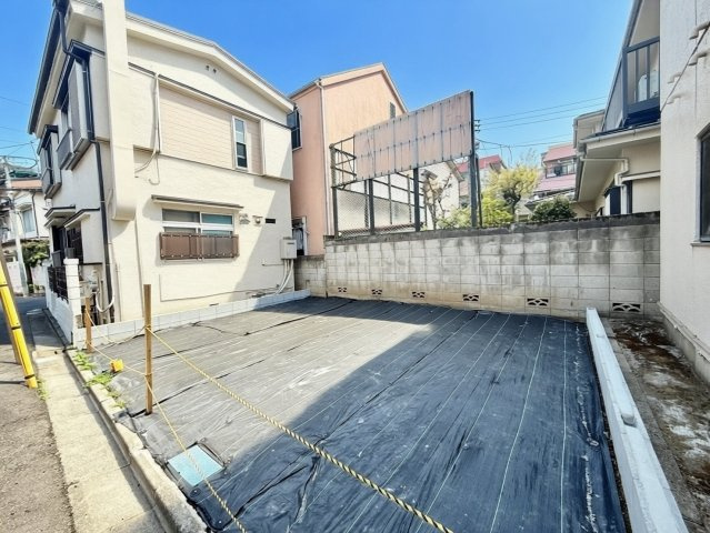 豊島区高田1丁目　建築条件無し売地の外観|2026.04.06撮影

現地ご見学希望・資料請求などお気軽にお問い合わせ下さい！
03-5990-5201