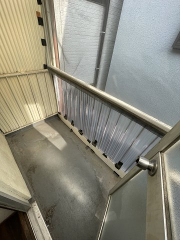 御崎町２丁目貸家のバルコニー