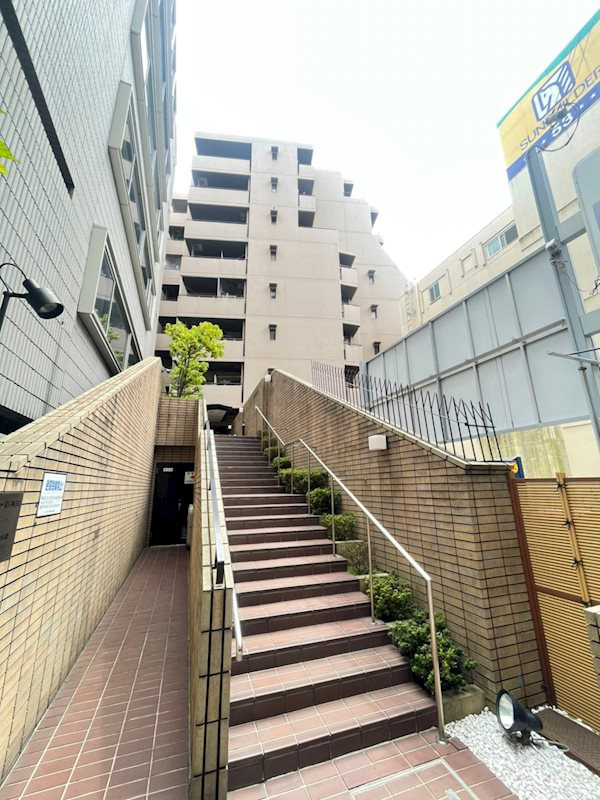 朝日プラザ新神戸の外観