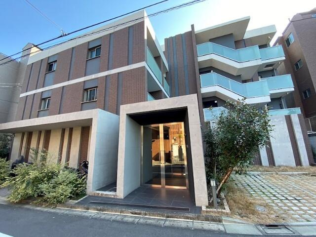 インペリアル弦巻のエントランス
