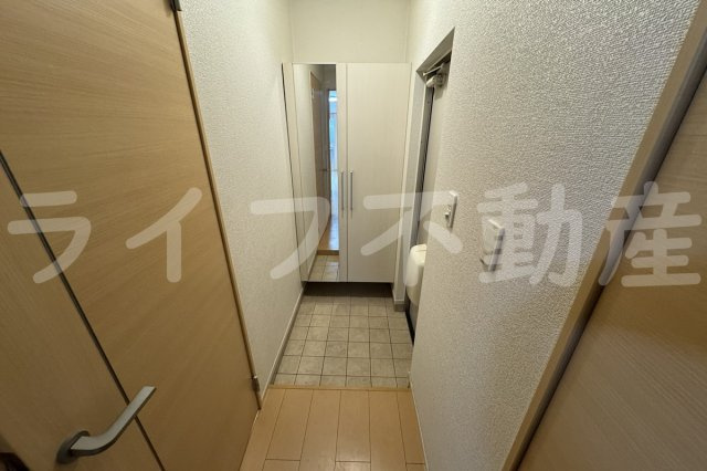 シュヴァル・マランの玄関|ゆったりとした玄関です