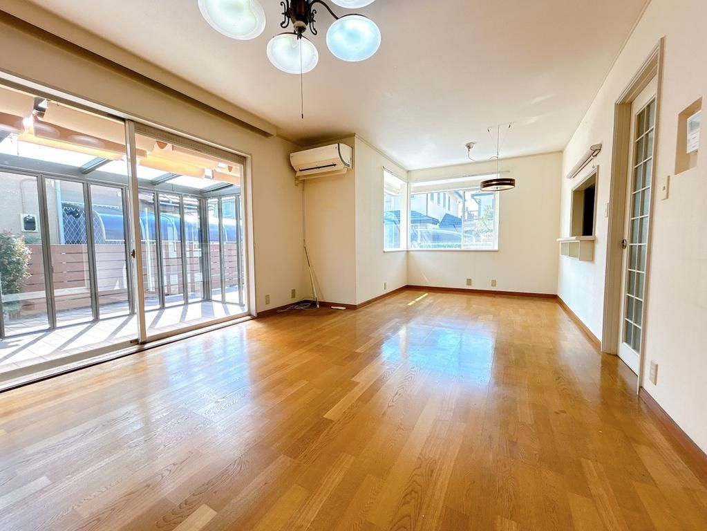 入間市新光　中古戸建の居間・リビング