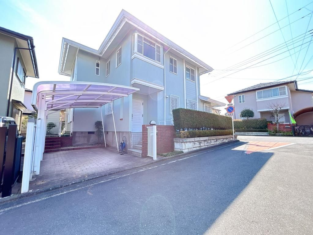入間市新光　中古戸建の前面道路含む現地写真