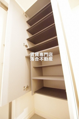 【収納】 | ルミナーレ町田 | たっぷり入るシューズ収納♪