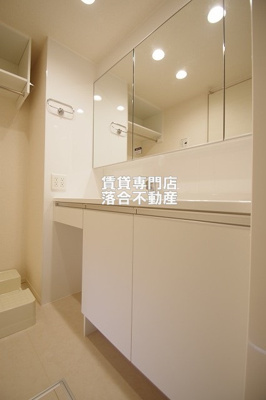【独立洗面台】 | ルミナーレ町田 | 広々とした独立洗面台