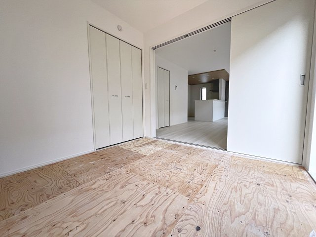 新築戸建・新築建売　郡山市安積町長久保三丁目　安積第三小・安積第二中の和室|リビングのすぐ隣にあるのでお子様のお昼寝や遊び場として最適！