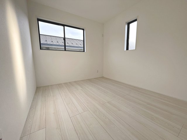 新築戸建・新築建売　郡山市安積町長久保三丁目　安積第三小・安積第二中の洋室|5.2帖の洋室はコンパクトなので空調効率が高く過ごしやすいプライベートルーム！