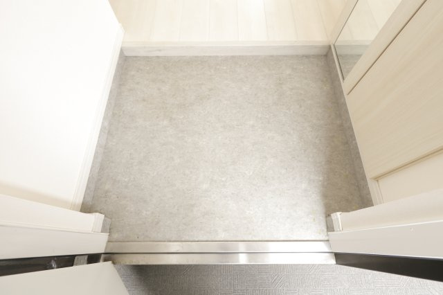 アジロハイツの玄関