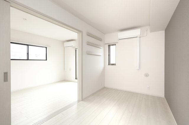 アジロハイツの洋室