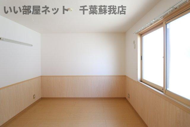 さくらコートの洋室|落ち着いた色調の洋室です