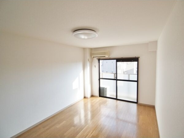 エトワール光の居間・リビング