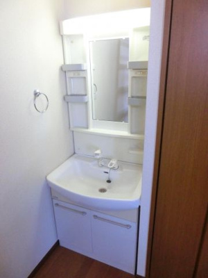【独立洗面台】 | 栄ハイツ | ※同タイプの別の部屋の写真です。