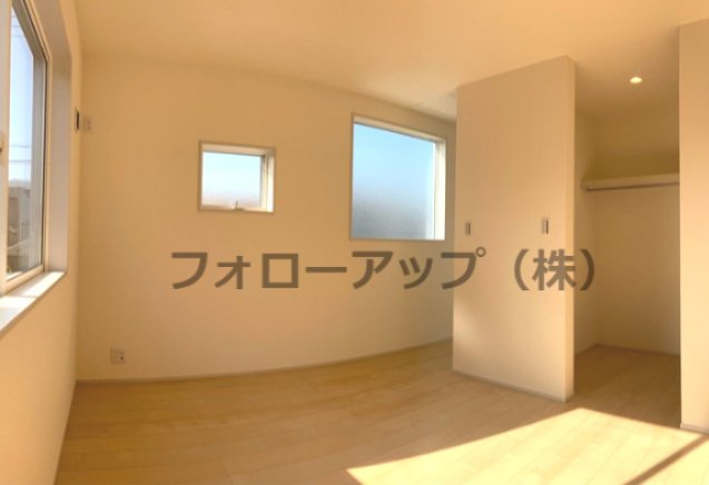 リーブルガーデン湖南市若竹町4期の洋室|コンパクトで使いやすい洋室です