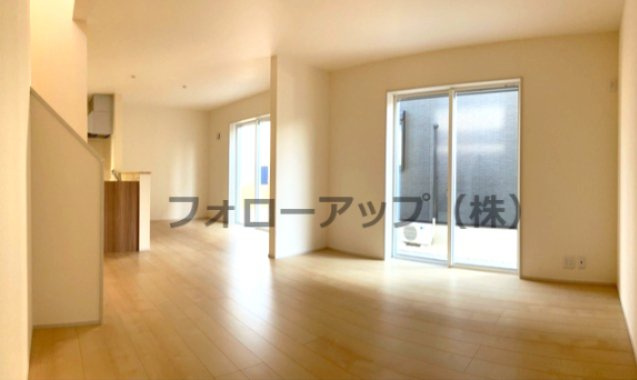 リーブルガーデン湖南市若竹町4期の居間・リビング