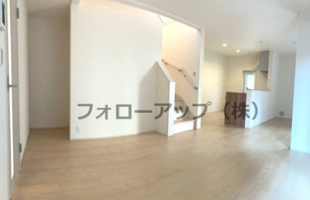 リーブルガーデン湖南市若竹町4期の居間・リビング