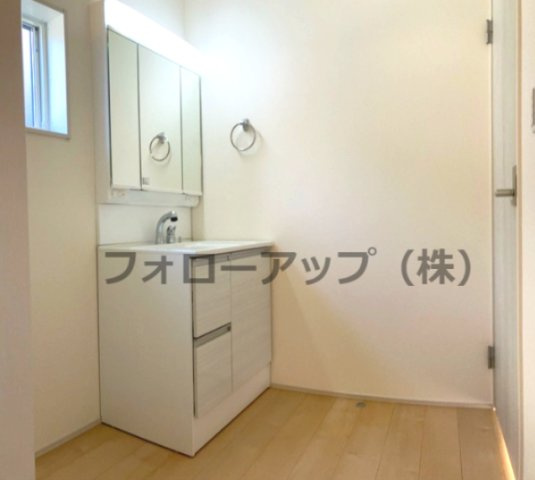 リーブルガーデン湖南市若竹町4期の独立洗面台|朝の身支度には欠かせない独立洗面化粧台