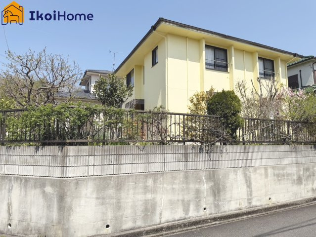 神戸市西区美穂が丘5丁目　中古戸建のエントランス|●年中無休：当日予約可●敷地ゆったり広々♪お庭スペースもございます♪