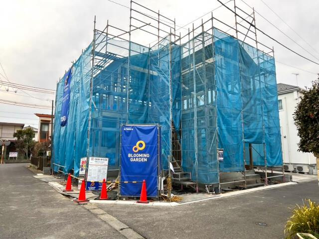 久喜市栗原２丁目の新築一戸建の前面道路含む現地写真|上棟【2026/2/20撮影】 