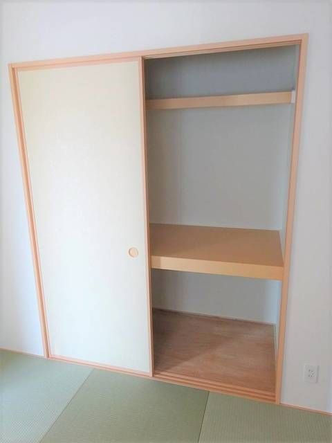 クレイドルガーデン沼津市青野　第８　１号棟の収納