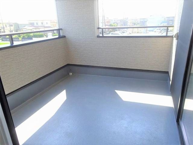 クレイドルガーデン沼津市青野　第８　１号棟のバルコニー