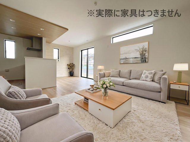 新築戸建・新築建売　郡山市安積町長久保三丁目　安積第三小・安積第二中の居間・リビング|画像はバーチャルホームステージングの加工による演出で、実際の家具は付きません。
