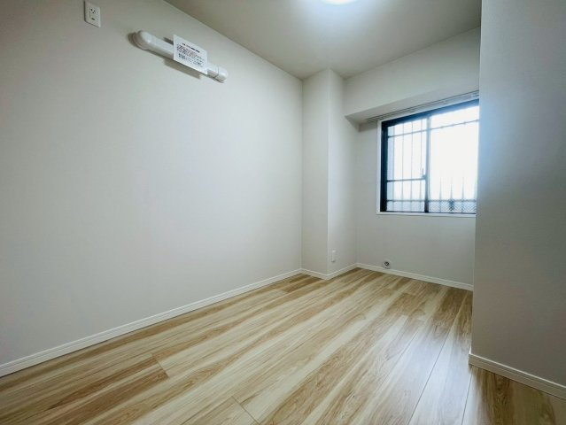 朝日プラザ伏見桂川の洋室