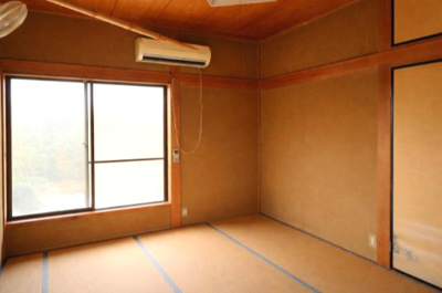 【和室】 | 桜川市真壁町原方6DK中古住宅 | 室内をイメージしやすくするため、一部の家具やお荷物を加工で消去しております。