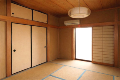 【和室】 | 桜川市真壁町原方6DK中古住宅 | 室内をイメージしやすくするため、一部の家具やお荷物を加工で消去しております。