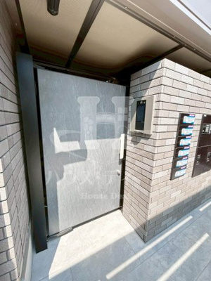 【エントランス】 | ラピスラズリ | 清潔なエントランスです