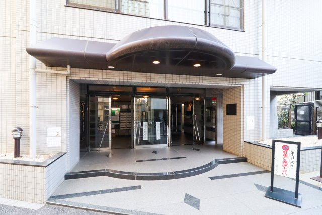 フロール巣鴨の外観|大規模修繕工事実施済みの新耐震基準マンション、フロール巣鴨は即日現地案内となっておりますので、お気軽にお問い合わせください！